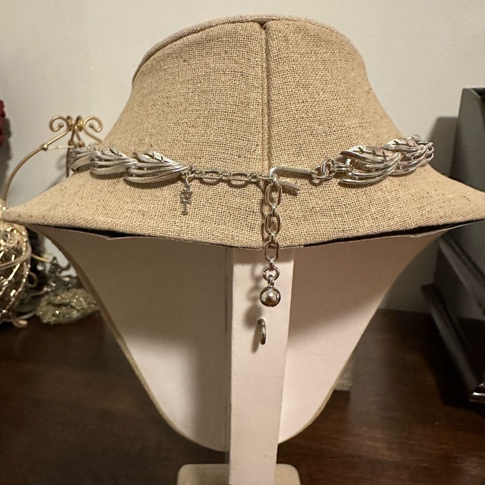 TRIFARI VINTAGE POLISHED SILVER TONE LEAVES LINK  NECKLACE - Picture 4 of 5